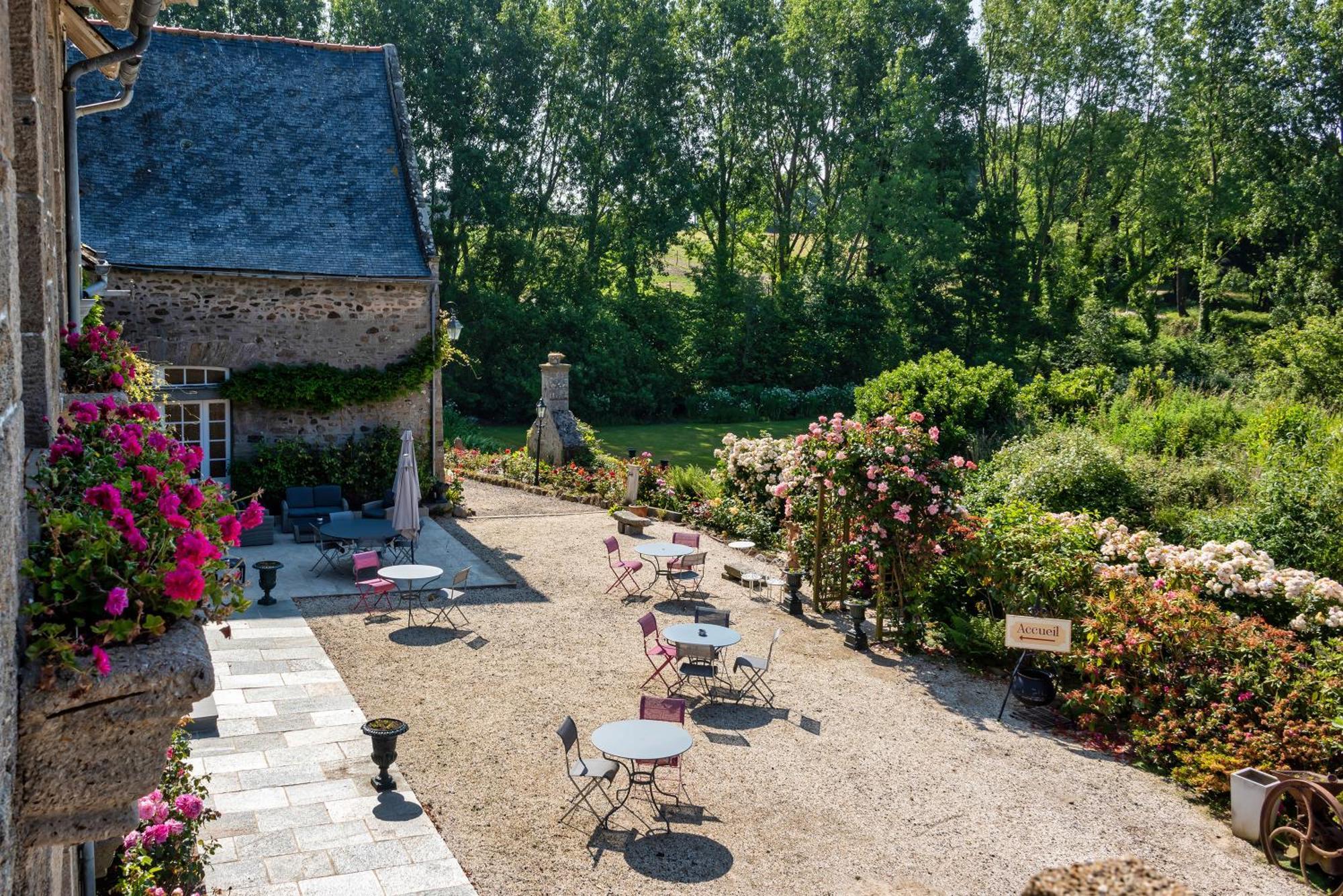 Hôtel Auberge de la Motte Jean Saint-Coulomb Exterior foto